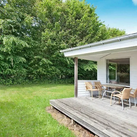 Two-bedroom Holiday In 14 *